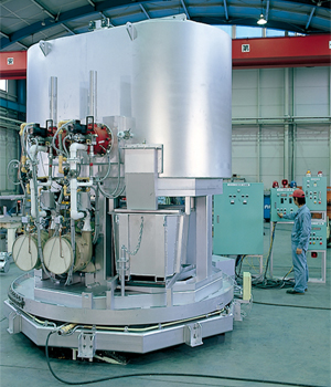 Twin type aluminum holding furnace with re-generative burner